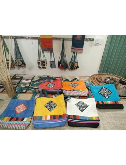Cửa hàng Khăn Km0 – Chuyên đồ thổ cẩm dân tộc Việt Nam