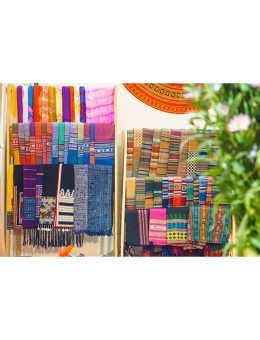 Năm 2024 rồi hãy diện thời trang thổ cẩm tại shop Khăn Km0