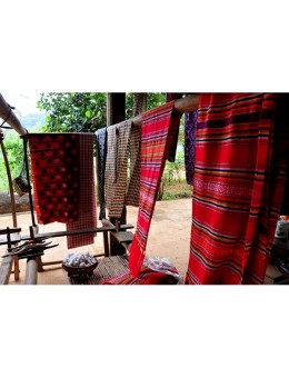 Vải thổ cẩm trang trí có đắt không?