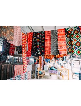 Ý nghĩa hoa văn bướm trên khăn thổ cẩm Thái